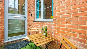 Premium Apartment | Terrace/patio - Cosy 1 Bedroom Private Patio by Opulent (Sheffield)