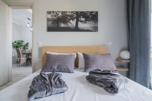 1 dormitorio, escritorio, tabla de planchar con plancha y wifi gratis