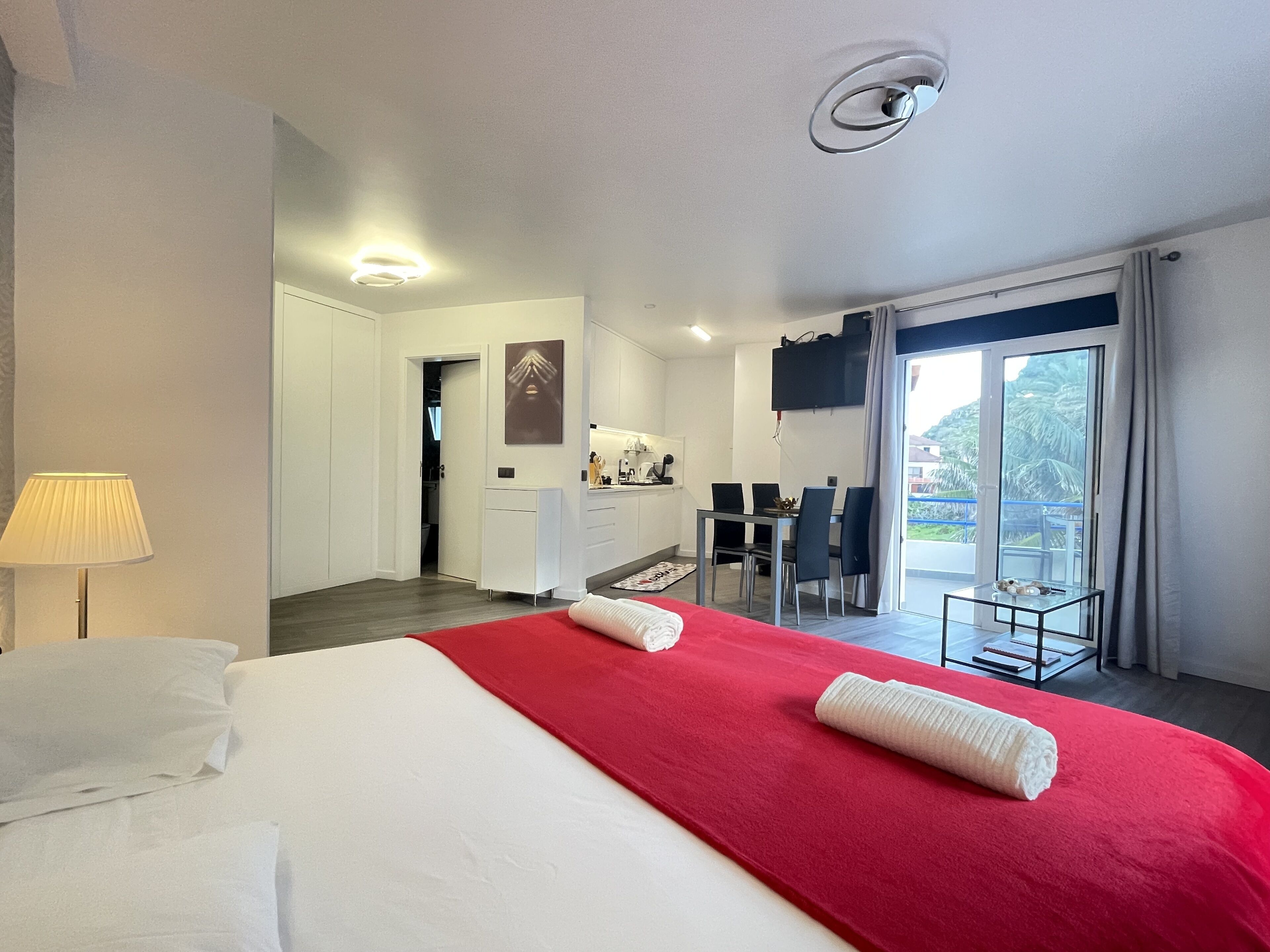 1 chambre, coffres-forts dans les chambres, bureau