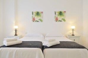 2 chambres, fer et planche à repasser, Wi-Fi gratuit, draps fournis