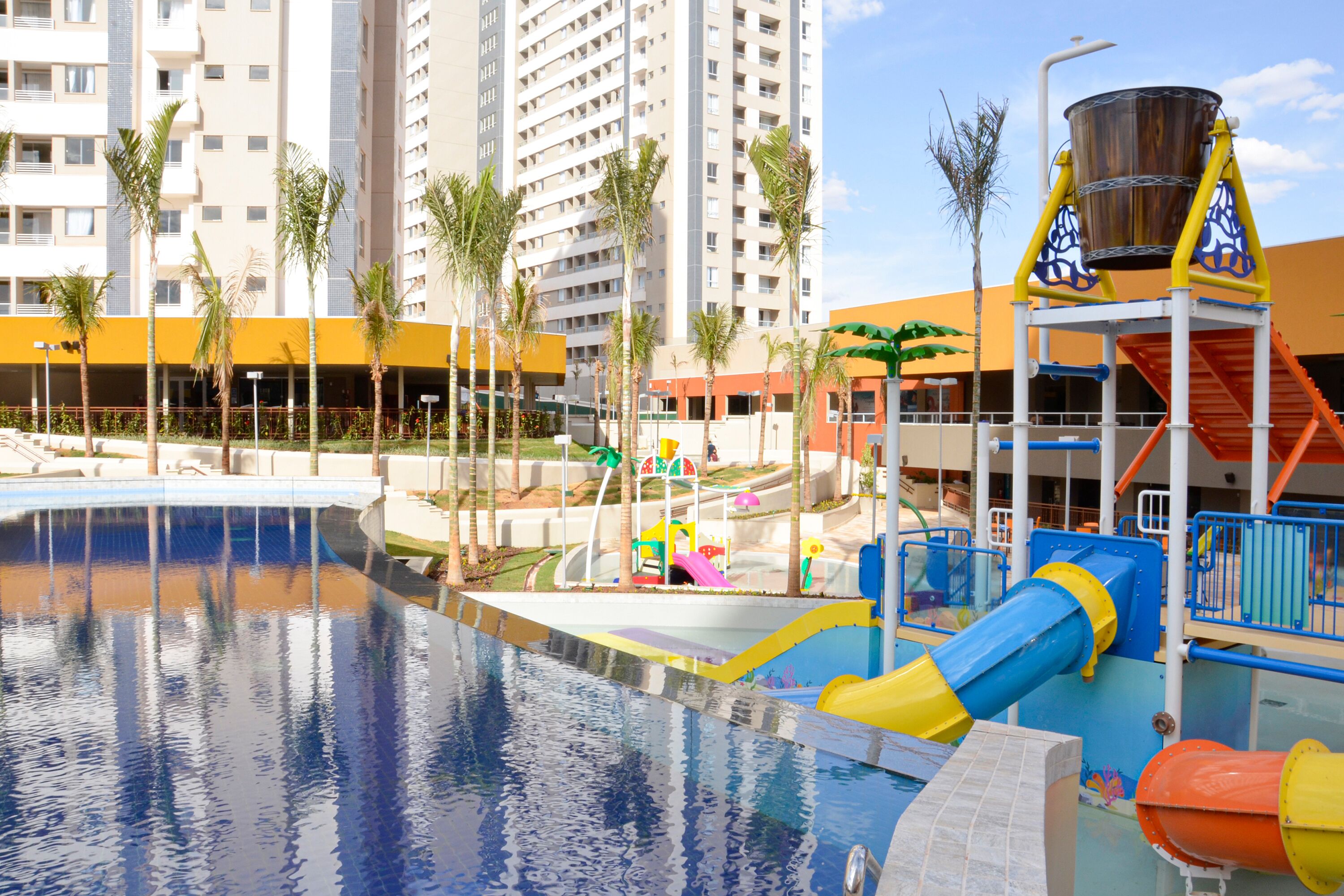 9 outdoor pools, pool umbrellas, sun loungers
