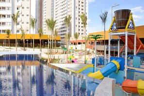 9 outdoor pools, pool umbrellas, pool loungers