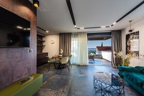 TV - Apartment, 40m from the sea, heated pool (Novalja)