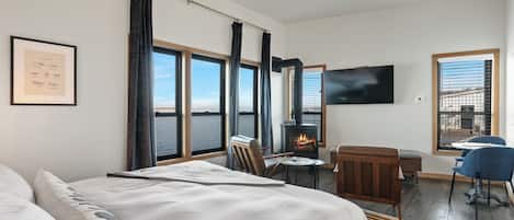 Luxe River View King 2nd Floor (No Pets) | 1 bedroom, Frette Italian sheets, premium bedding, desk