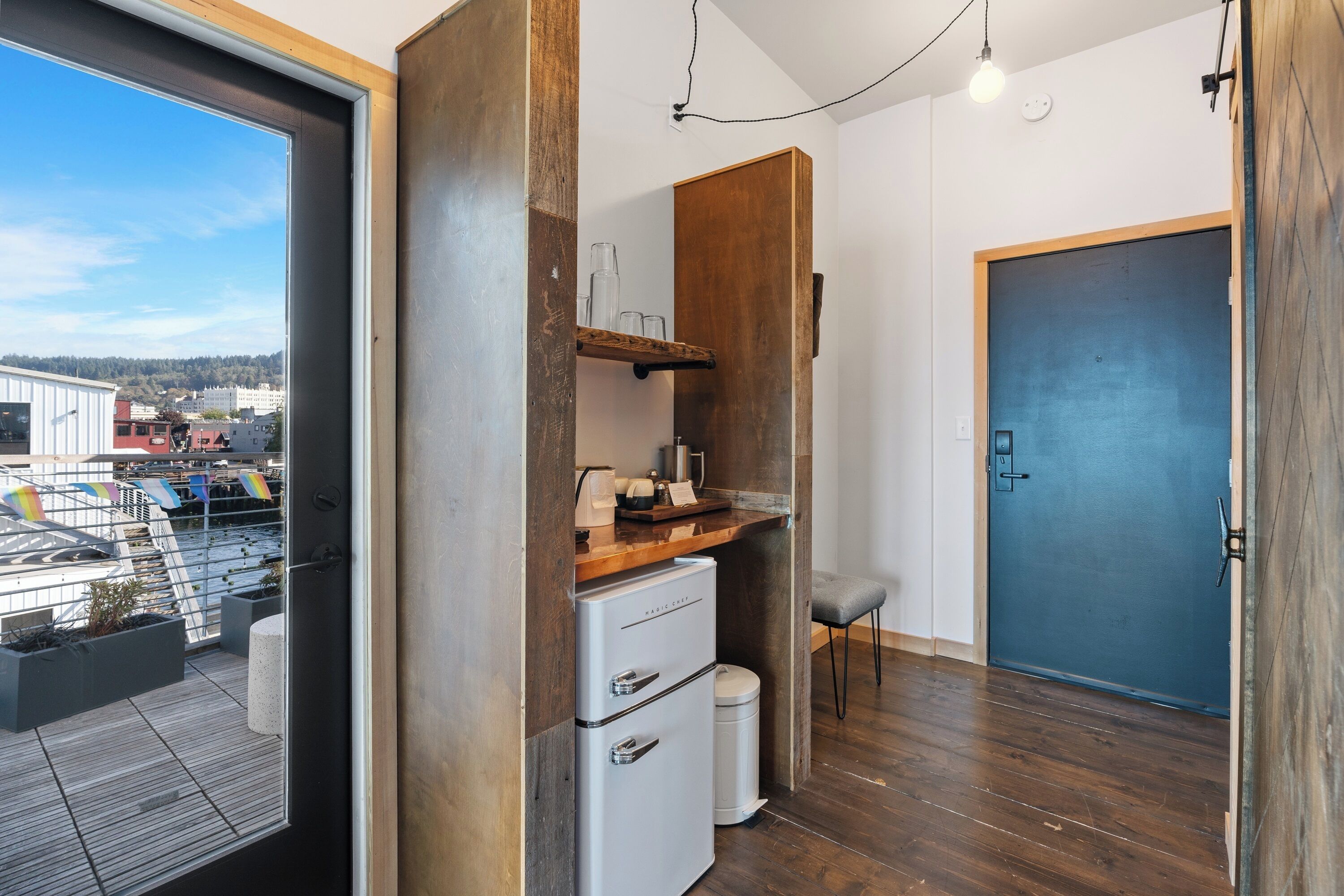 luxe river view king 2nd floor (no pets) | 1 bedroom, frette italian sheets, premium bedding, desk