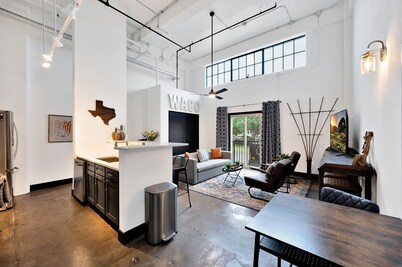 Mesquite Hideaway- Downtown Luxury Loft w/ free parking