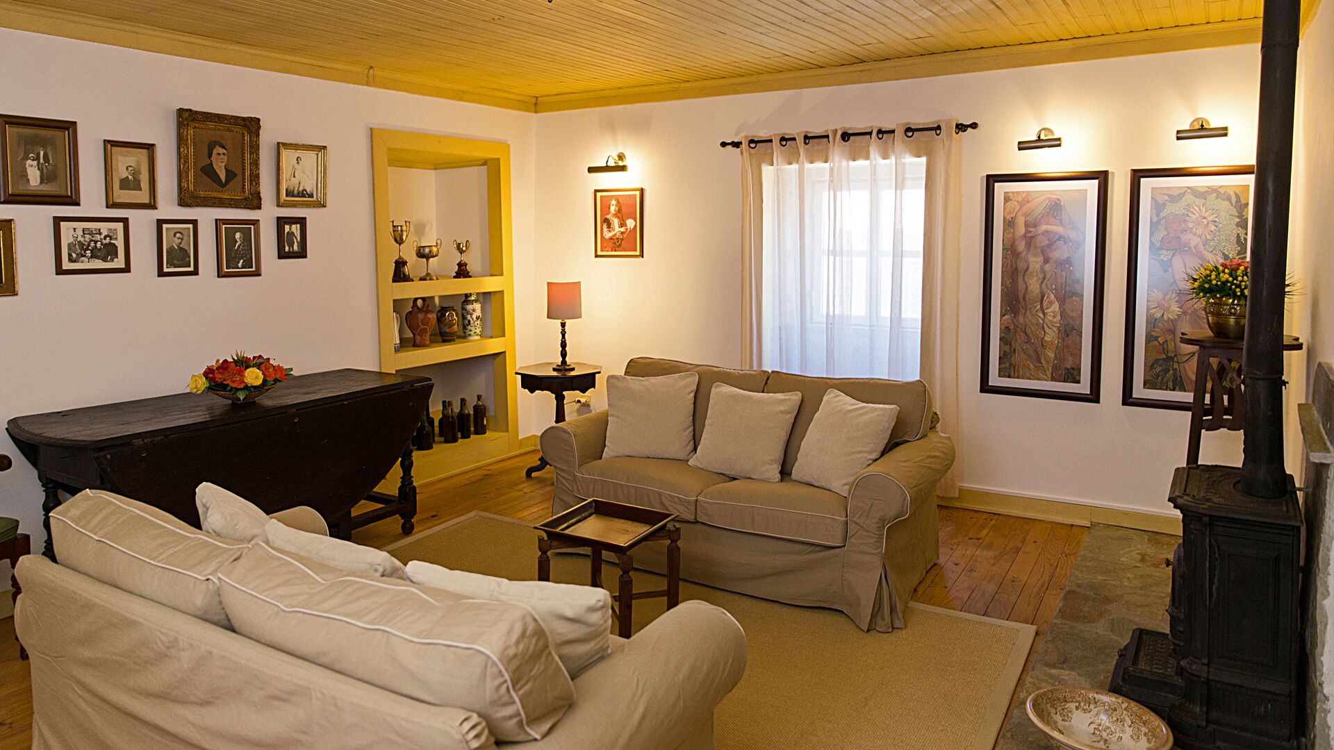 House inserted in a Douro farm with swimming pool and stunning landscapes