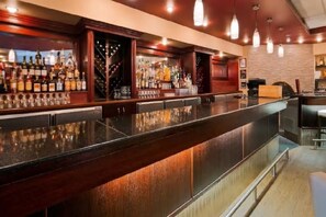 Bar (on property) - Welcome to the Best Western Grande Prairie Hotel & Suites (Grande Prairie)
