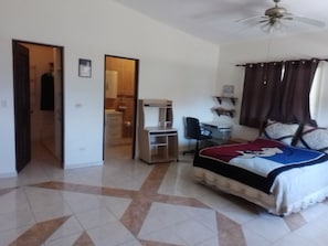 2 Schlafzimmer, Schreibtisch, Bügeleisen/Bügelbrett, kostenloses WLAN