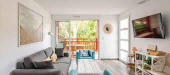 Apt 70m, walking distance to beaches, lake, restaurant, shops, large bedrooms for 4 to 6 people.
