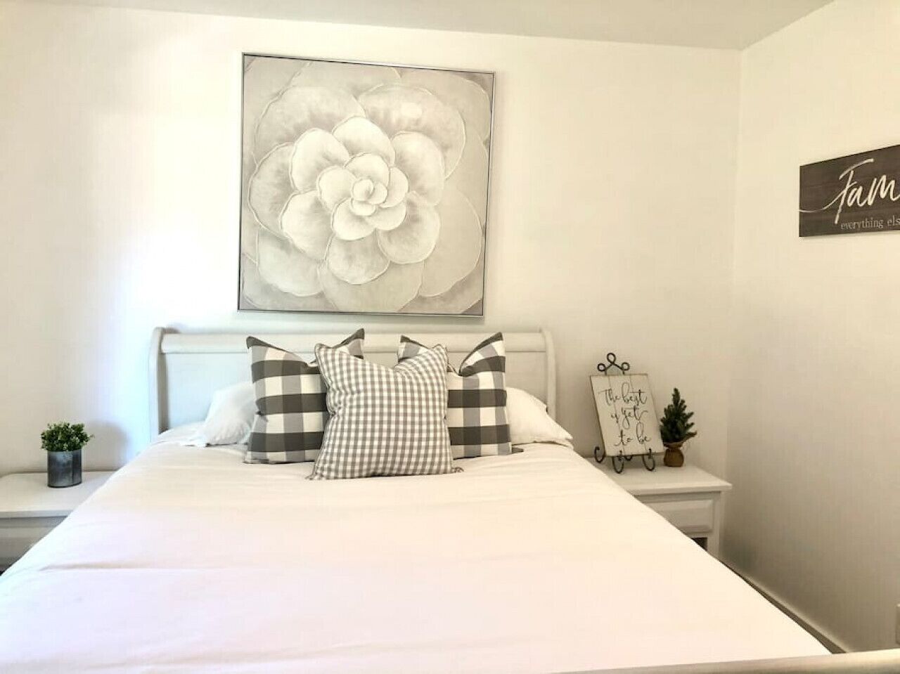 Riverside Farms- Farmhouse in Picturesque Valley