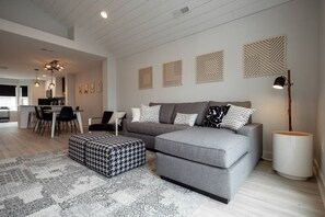 TV, fireplace, offices