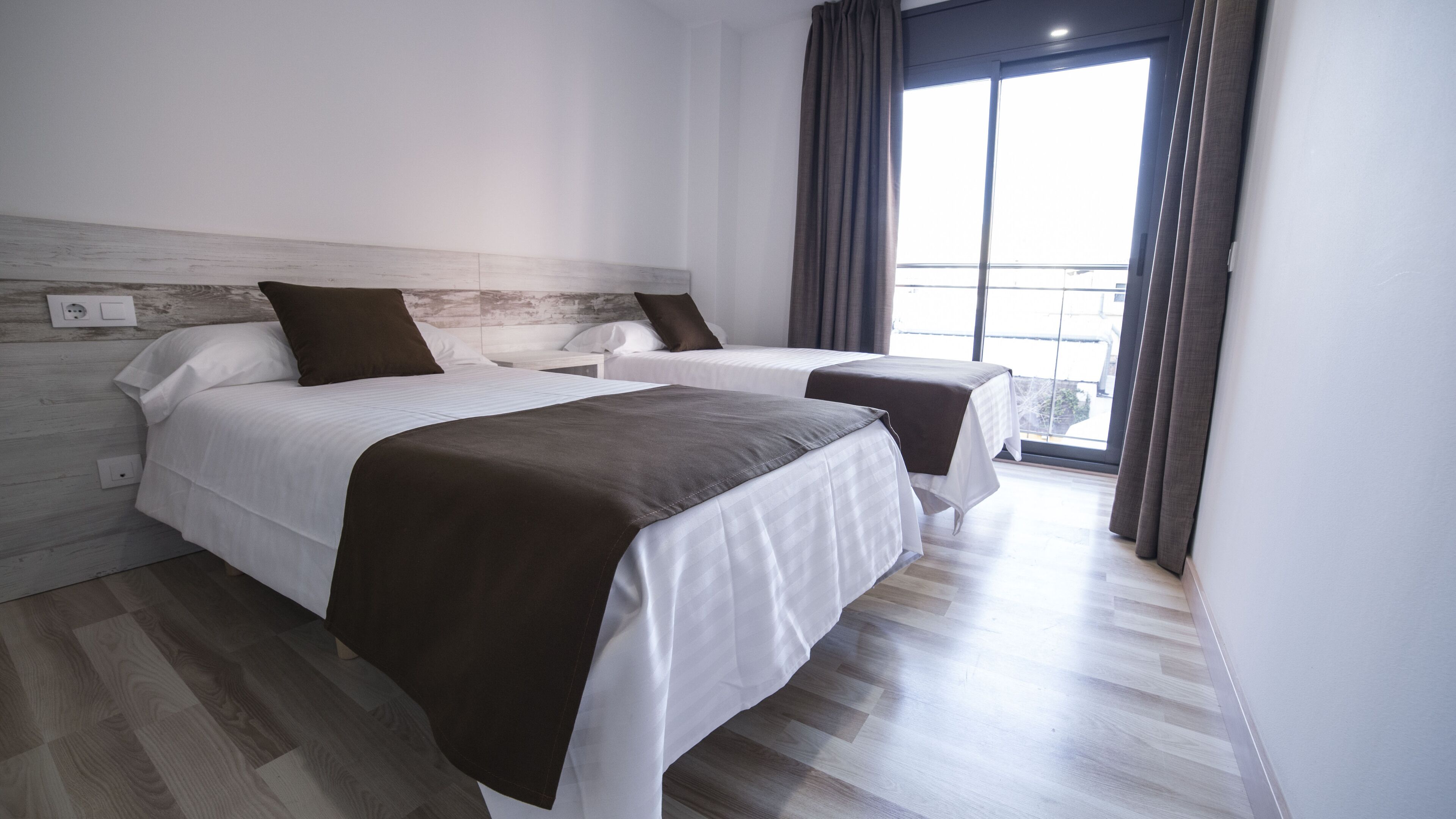 Apartment 2 bedrooms 2 bathrooms DUPLEX (4-6)