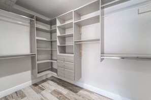 Interior - Great Location Near Many Amenities (Cape Coral)