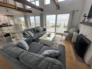 Smart TV - Oceanfront w/Private Stairs to Beach and Spectacular Sunsets! (Eastham)
