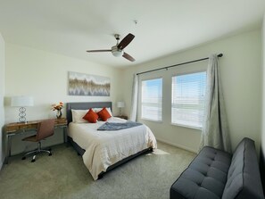 1 bedroom, desk, iron/ironing board, free WiFi - 2M| Unique Lifestyle Center Living| Gated Complex|  (Katy)
