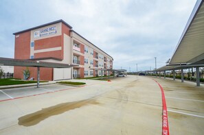 Exterior - 2M| Unique Lifestyle Center Living| Gated Complex|  (Katy)