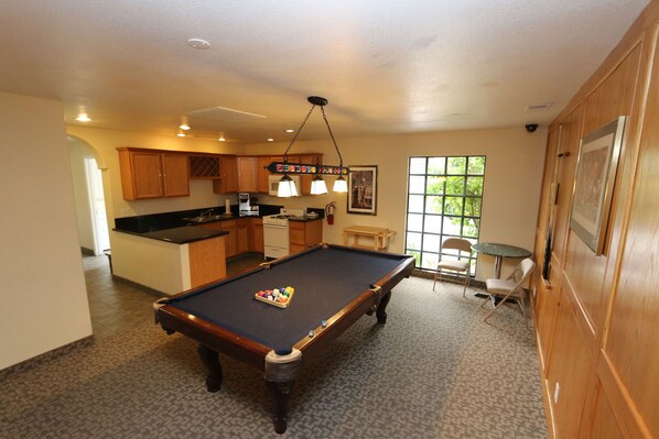 غرفة الألعاب