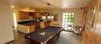 Thunderbird Resort Club