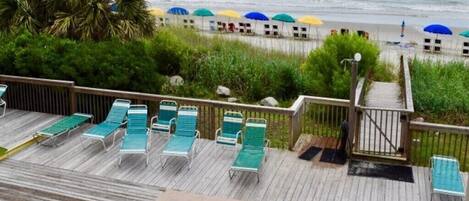 Utendørsbasseng og et oppvarmet basseng