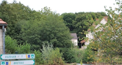 Gite dans hameau calme, au bord du canal, entre Guédélon et Val de Loire