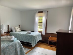 3 bedrooms, iron/ironing board, WiFi