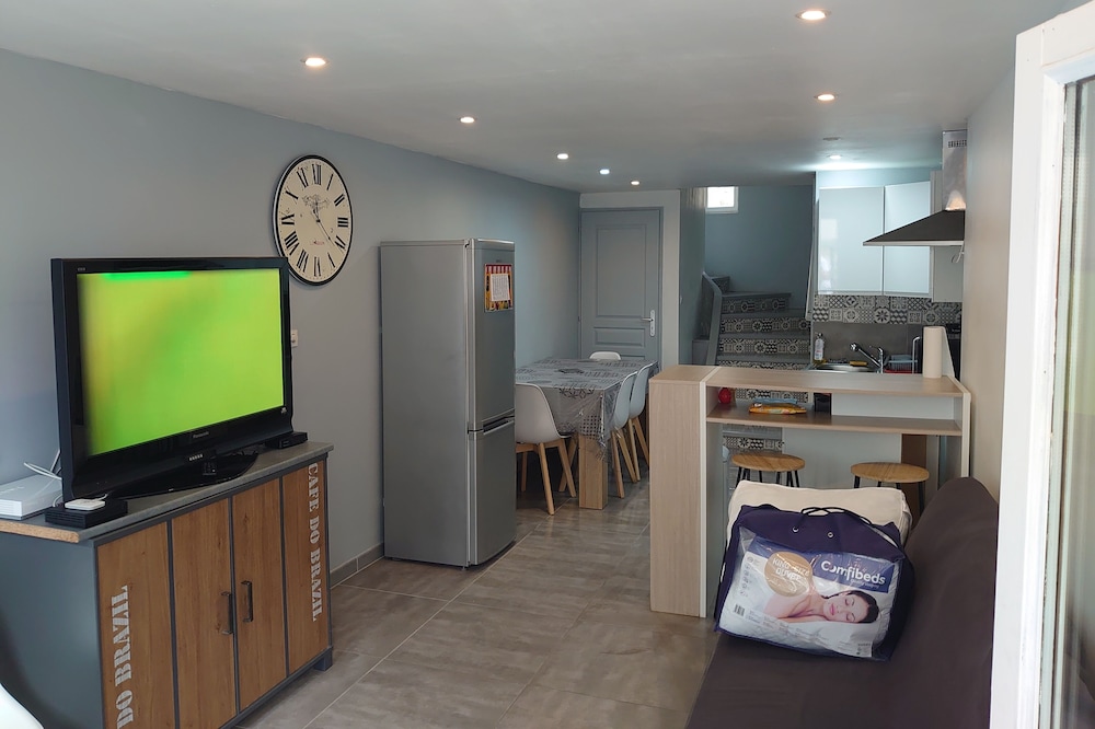 Village house with air conditioning 57 m2 + courtyard with barbecue