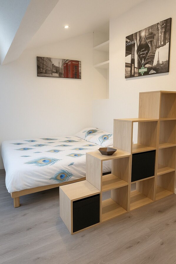 1 bedroom, free WiFi, bed sheets