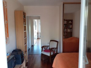 2 chambres, fer et planche à repasser, Wi-Fi, literie fournie