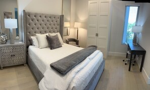 4 habitaciones, tabla de planchar con plancha y cuna de viaje