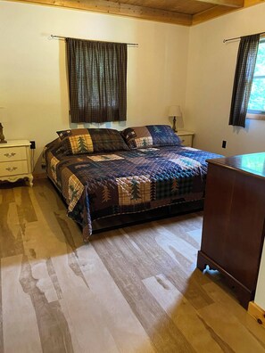 3 多间卧室、免费 WiFi、床单