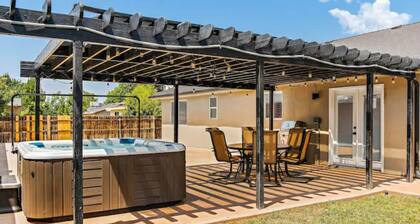 *ESCAPE to ZION* Hot Tub and RV Parking VERY CLEAN