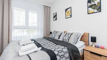 2 bedrooms, iron/ironing board, WiFi, bed sheets