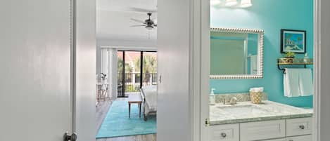 2 slaapkamers, een strijkplank/strijkijzer, gratis wifi, beddengoed