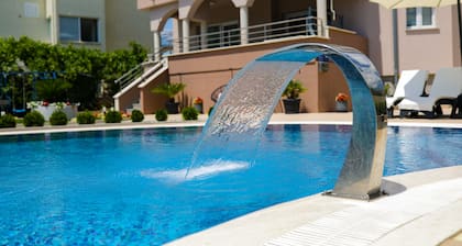 Luxuroese Apartments mit privatem Pool und Jacuzzi