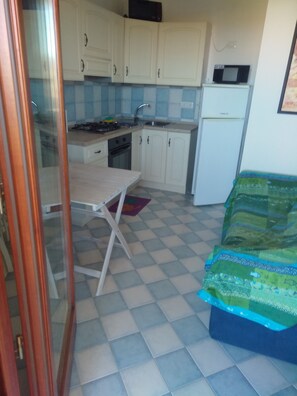 Fridge, microwave, oven, stovetop - Sea, sand dunes, lake and Mediterranean forest like a postcard (Torre dei Corsari)