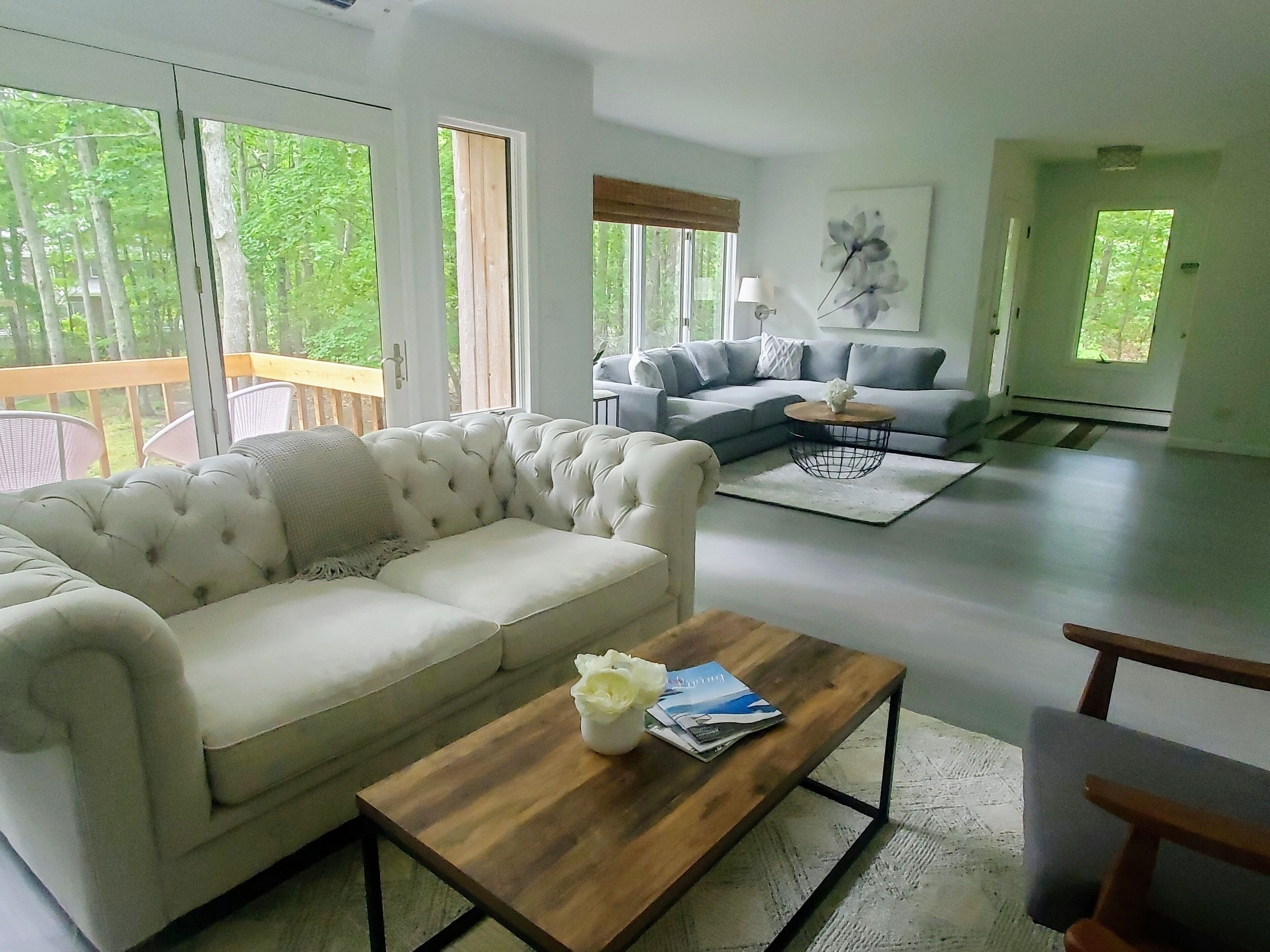 Southampton Stunner: Modern & Bright, Pool, Beach & More!