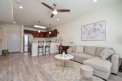 3L | Lifestyle Center Living| Spacious Gated Condo Home