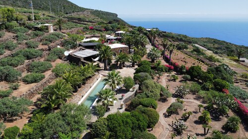 Kardibà-luxury Oasis in Natural Reservoir