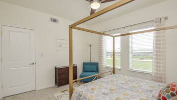 1 bedroom, desk, iron/ironing board, WiFi (free)