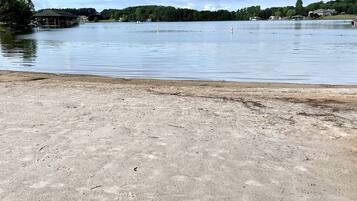 Beach nearby, sun loungers