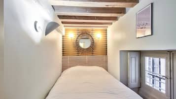 3 habitaciones, acceso a internet y ropa de cama