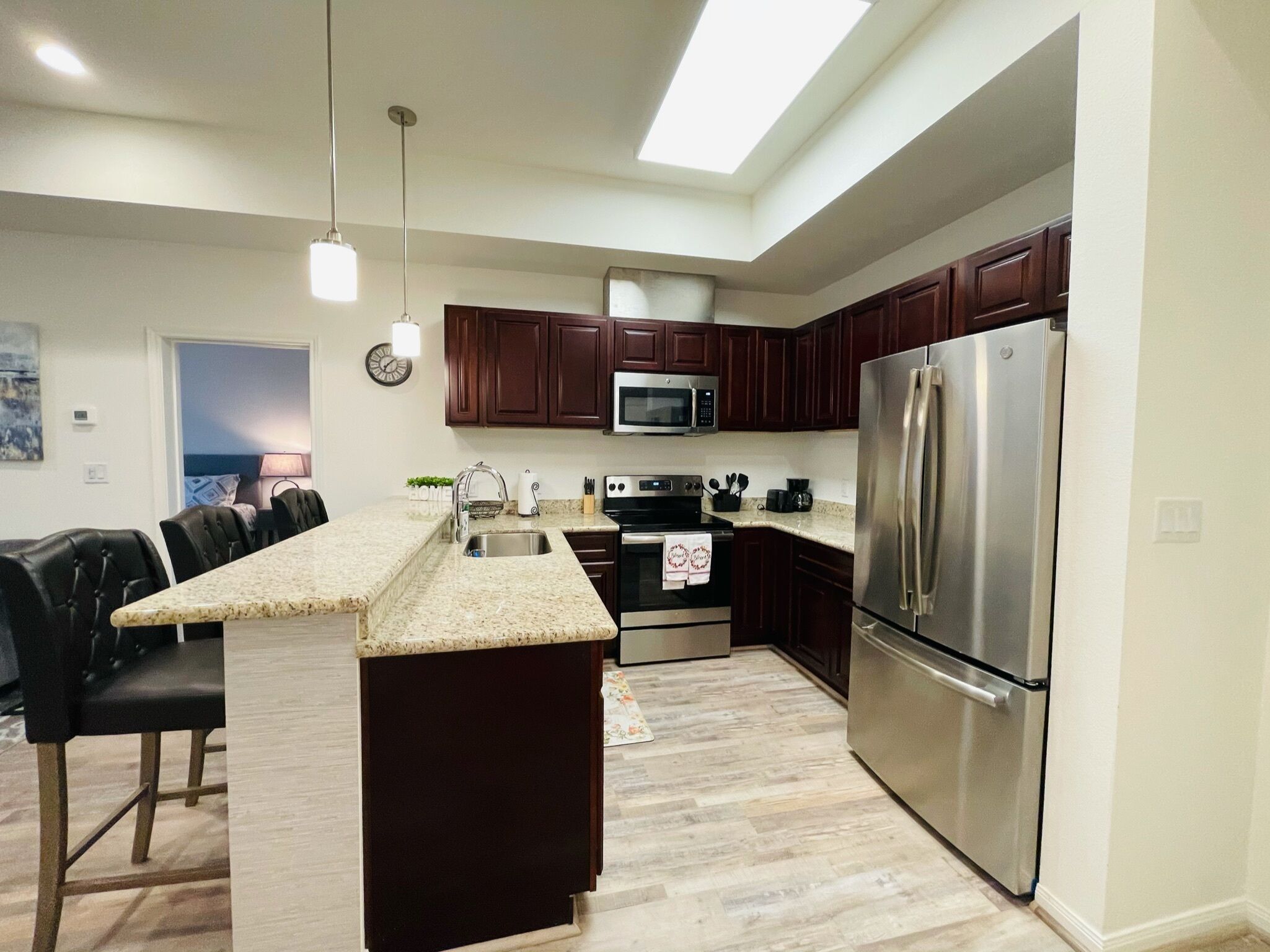 雪櫃、微波爐、焗爐、爐具