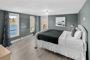 3 bedrooms, iron/ironing board, travel crib, WiFi