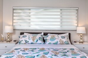 4 bedrooms, desk, iron/ironing board, travel cot