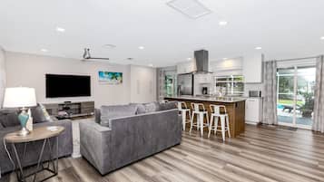 Smart TV, video game console