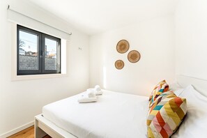 2 Schlafzimmer, Schreibtisch, Bügeleisen/Bügelbrett, Internetzugang