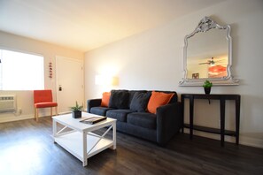 Living area - Boutique Hollywood (Los Angeles)