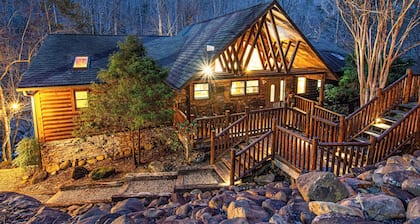Perfect on River, 4 EnSuite Kings w HotTub Firepit