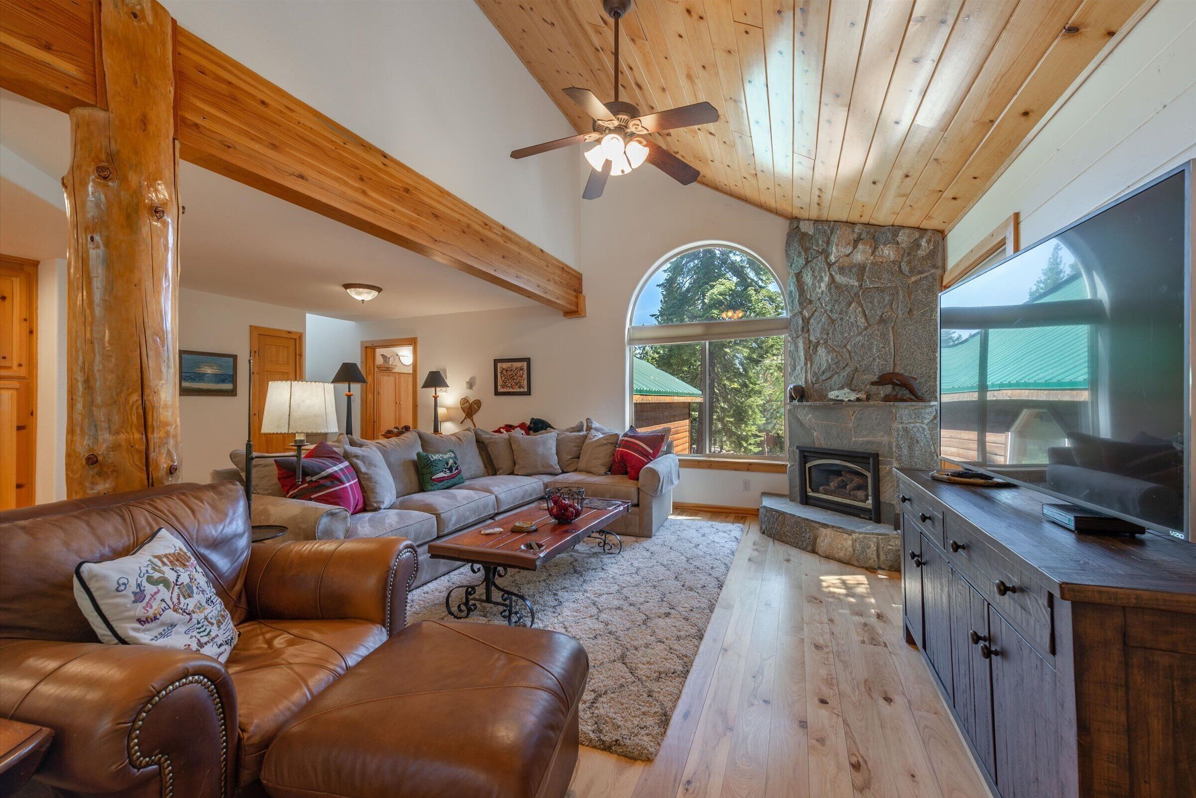 Smart TV, fireplace, DVD player, books